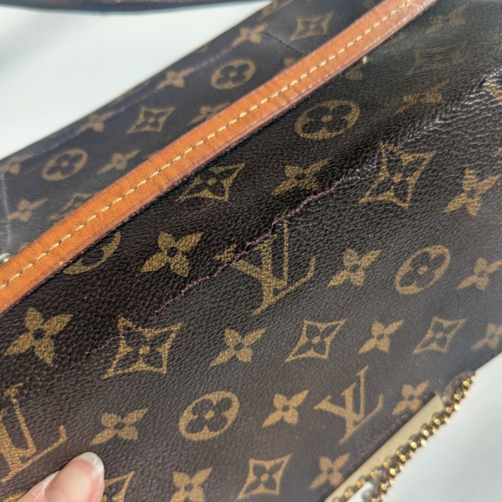 Louis Vuitton PM Favorite Monogram Shoulder Bag - Picture 12 of 16